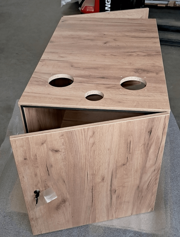 Lehmann IT presents a custom Studio Rack SOUNDEX in Natural Oak with enhanced sound reduction through the combination of wood and acoustic insulation